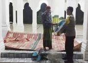 Jelang Bulan Suci Ramadhan, Bhabinkamtibmas Polsek Langsa Timur Service Gratis Kipas Angin Mesjid