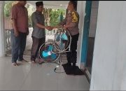 Menjelang Bulan Suci Ramadhan, Bhabinkamtibmas Polsek Langsa Timur Service Gratis Kipas Angin Mushalla