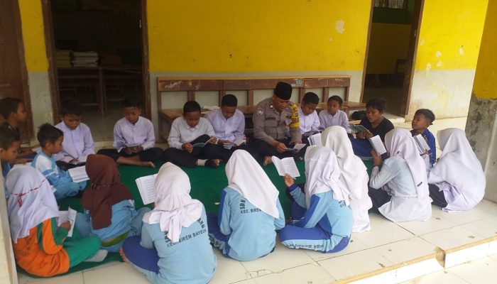 Bhabinkamtibmas Polsek Birem Bayeuen Sambangi Sekolah Untuk Melaksanakan Kegiatan Baca Yasin
