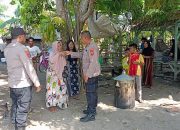 Polisi Berbagi, Polsek Sungai Raya Sambang Desa dan Bagikan Daging Meugang
