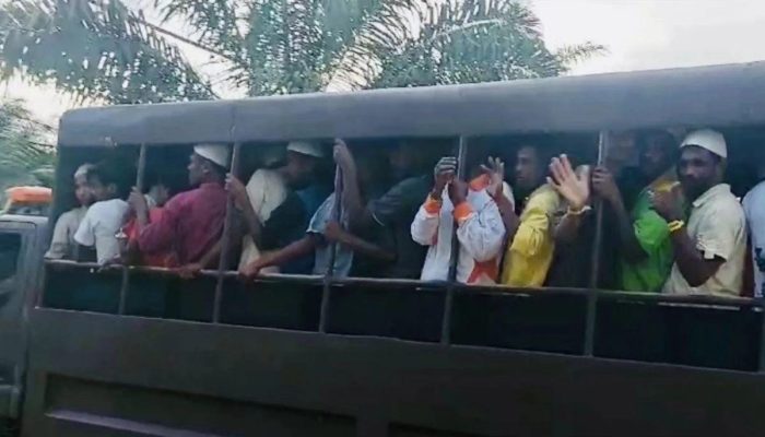 Pemkab Aceh Barat pindahkan pengungsi etnis Rohingya ke kantor bupati