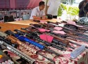 Wanita di Bandung Simpan 27 Senapan, 11 Pistol, 9 Ribu Peluru