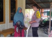 Di Bulan Ramadhan, Bhabinkamtibmas Polsek Langsa Timur Serahkan Kipas Angin Yang Diservice Gratis