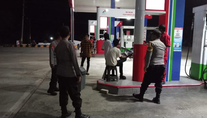 Ciptakan Rasa Aman, Personil Polsek Rantau Selamat patroli Malam Ke SPBU