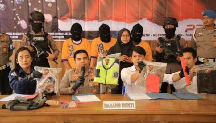 Perampok Mobil Boks Bermuatan Rokok Rp 3,1 M di Madiun Menyaru Jadi Polisi saat Beraksi