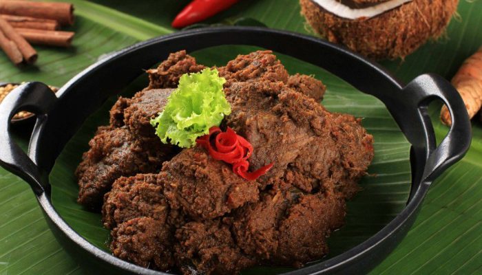 Xdinary Heroes Curhat Sudah Coba Rendang: Pedas Tapi Aku Menikmatinya