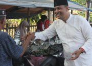 Berkah Ramadhan, Balon Walikota Langsa Anto Jakarta Bagi Ratusan Takjil