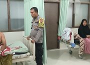 Bhabinkamtibmas Polsek Langsa Langsa Menjenguk Warga Binaanbyang Sedang Sakit