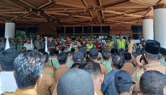 Keuchik se-Aceh Desak Masa Jabatan Delapan Tahun Masuk Revisi UUPA