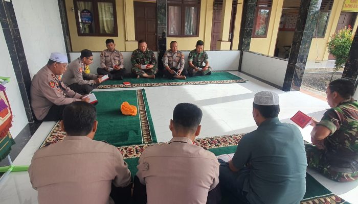 Polsek Langsa Barat dan Koramil Langsa Barat Gelar Binrohtal: Meningkatkan Keimanan dan Kualitas Pelayanan Polisi