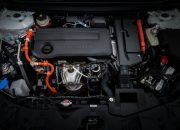 Perlu Tahu, Ini Alasan Mobil Hybrid Butuh Oli Mesin Lebih Encer