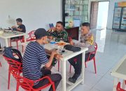 Perkuat Sinergi TNI-Polri, Bhabinkamtibmas dan Babinsa Gelar Coffee Morning Bersama Warga
