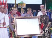 Kapolri Listyo Sigit Prabowo Dianugerahi Gelar Adat dan Pusaka oleh Dewan Adat Sulawesi Selatan