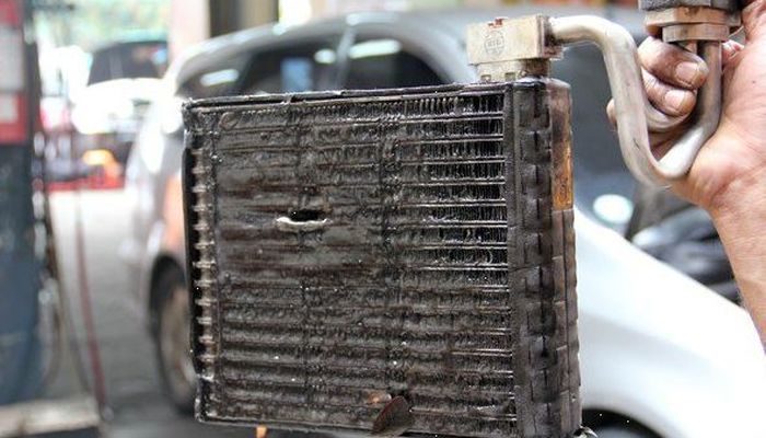 Beginilah Cara Mudah Mengecek Kondisi Evaporator AC Mobil Bekas