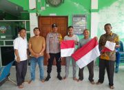 Semarak Kemerdekaan: Polsek Langsa Barat Gelar Sambang dan Bagikan Bendera Gratis di Gampong Alue Dua