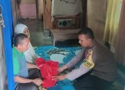 Jumat Berkah, Bhabinkamtibmas Polsek Langsa Beri Bantuan Sembako kepada Warga Tuna Netra