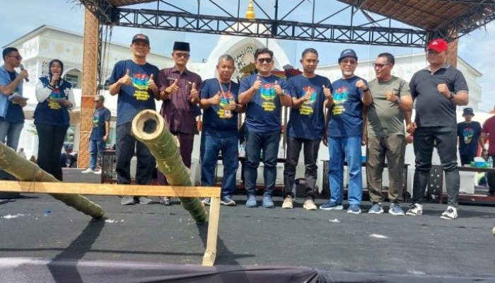 Ratusan Murid Meriahkan Festival Permainan Rakyat di Pidie, Pembukaan Diwarnai Bakar Meriam Bambu