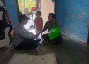 Bhabinkamtibmas Polsek Langsa Berikan Bantuan Sembako kepada Warga Kurang Mampu
