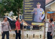 Kapolsek Langsa Timur Pasang Spanduk Kapolres Langsa Tentang Himbauan Kamtibmas Pilkada Serentak 2024