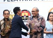 Berhasil Menciptakan Ekosistem Komunikasi, Kementerian ATR/BPN Terima Penghargaan Pelayanan dan Komunikasi Publik dari iNews TV
