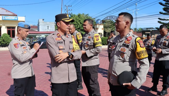 Cegah Judi Online, Wakapolres dan Propam Periksa Kelengkapan dan Ponsel Jajaran Bhabinkamtibmas