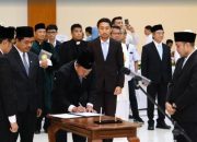 Menteri Nusron Saksi Pelantikan Generasi Pertama Pejabat Kantor Komunikasi Kepresidenan