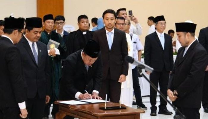Menteri Nusron Saksi Pelantikan Generasi Pertama Pejabat Kantor Komunikasi Kepresidenan