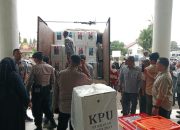 Kapolsek Manyak Payed Kawal Ketat Distribusi Logistik Pilkada Serentak 2024