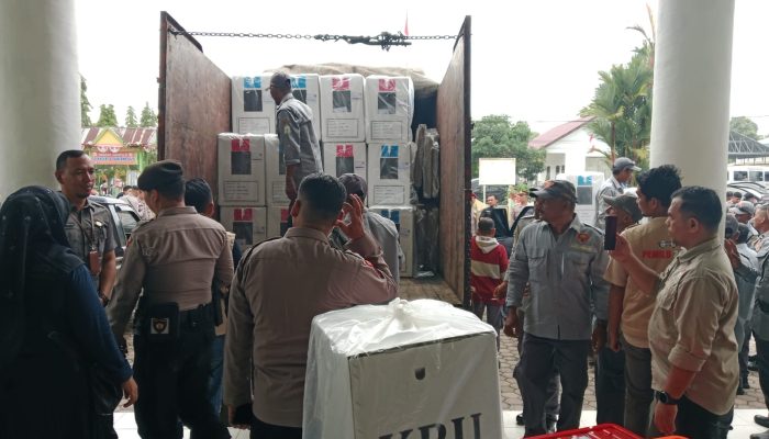 Kapolsek Manyak Payed Kawal Ketat Distribusi Logistik Pilkada Serentak 2024