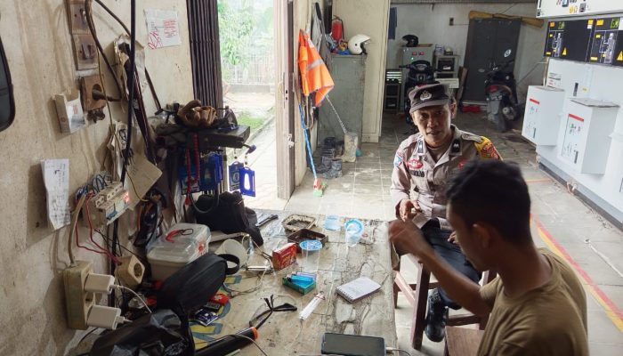 Bhabinkamtibmas Polsek Rantau Selamat Jalin Silaturahmi dan Sampaikan Pesan Kamtibmas di Desa Alue Seulemak