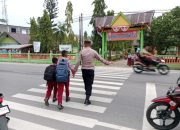 Beri Kenyamanan kepada Masyarakat, Personel Polsek Manyak Payed Gelar Strong Point Pagi