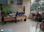 Bhabinkamtibmas Polsek Langsa Timur Hadiri Rapat Gampong Cinta Raja Bahas BLT-D