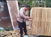 Bhabinkamtibmas Polsek Langsa Timur Bantu Warga Bangun Kandang Ayam