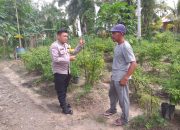 Bhabinkamtibmas Polsek Rantau Selamat Sambangi Petani di Desa Alue Kumba, Dukung Ketahanan Pangan dan Kamtibmas