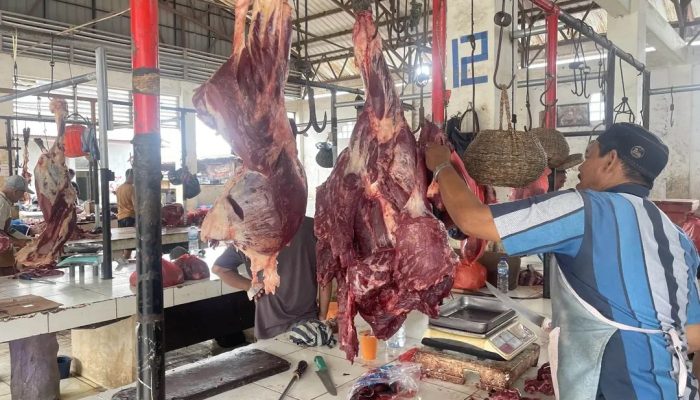 Harga Daging Meugang Rp 170 ribu per kilogram di Pasar Al-Mahirah, Pembeli Berkurang