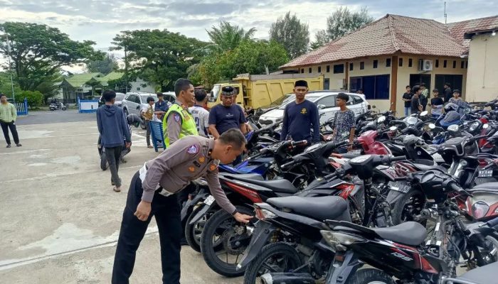 Razia Dini Hari, Puluhan Motor Diduga Balap Liar Disita di Meulaboh