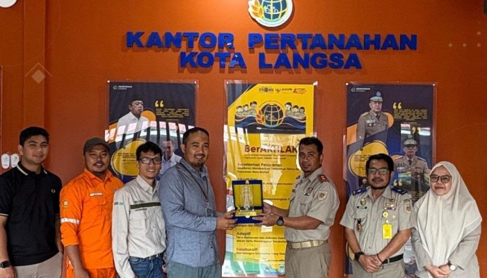 Kantor Pertanahan Langsa Serahkan Sertipikat Aset PLN, Dukung Penataan BMN dan BUMN