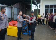 Mahasiswa STIK Bagikan Daging Meugang kepada Personel Polres Langsa Sambut Ramadhan