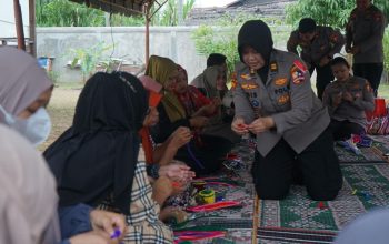 Pulihkan Semangat dan Bangkitkan Ekonomi, Mahasiswa STIK 83 Hadir untuk Warga Gampong Blang