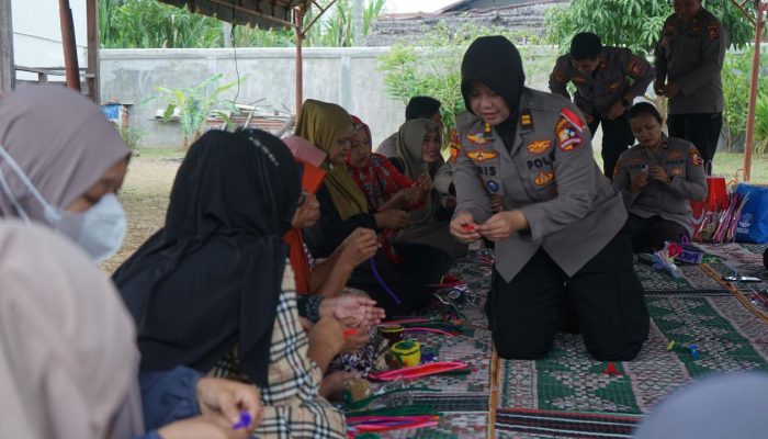 Pulihkan Semangat dan Bangkitkan Ekonomi, Mahasiswa STIK 83 Hadir untuk Warga Gampong Blang