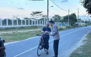 Mahasiswa STIK PTIK Angkatan 83 Tebar Kepedulian Ramadhan melalui Pembagian Takjil di Pusat Kota Langsa