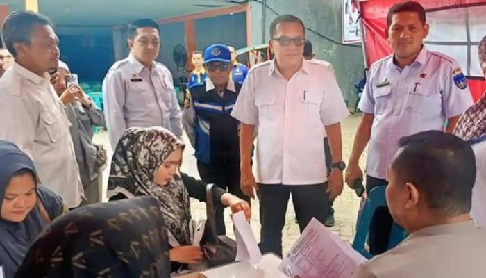 Sekda Tinjau Penyaluran Jadup untuk 1.858 Jiwa Tahap II Termin II
